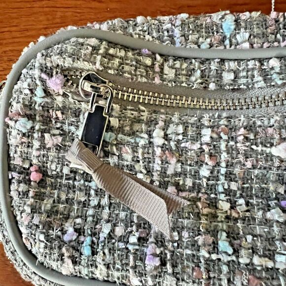 Crossbody Bag Ah-Dorned Taylor Tweed Grey White Pink NWT Camera Bag Chain - Picture 7 of 10